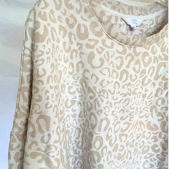 Time & Tru Leopard Print Cropped Sweater - Picture 2 of 3